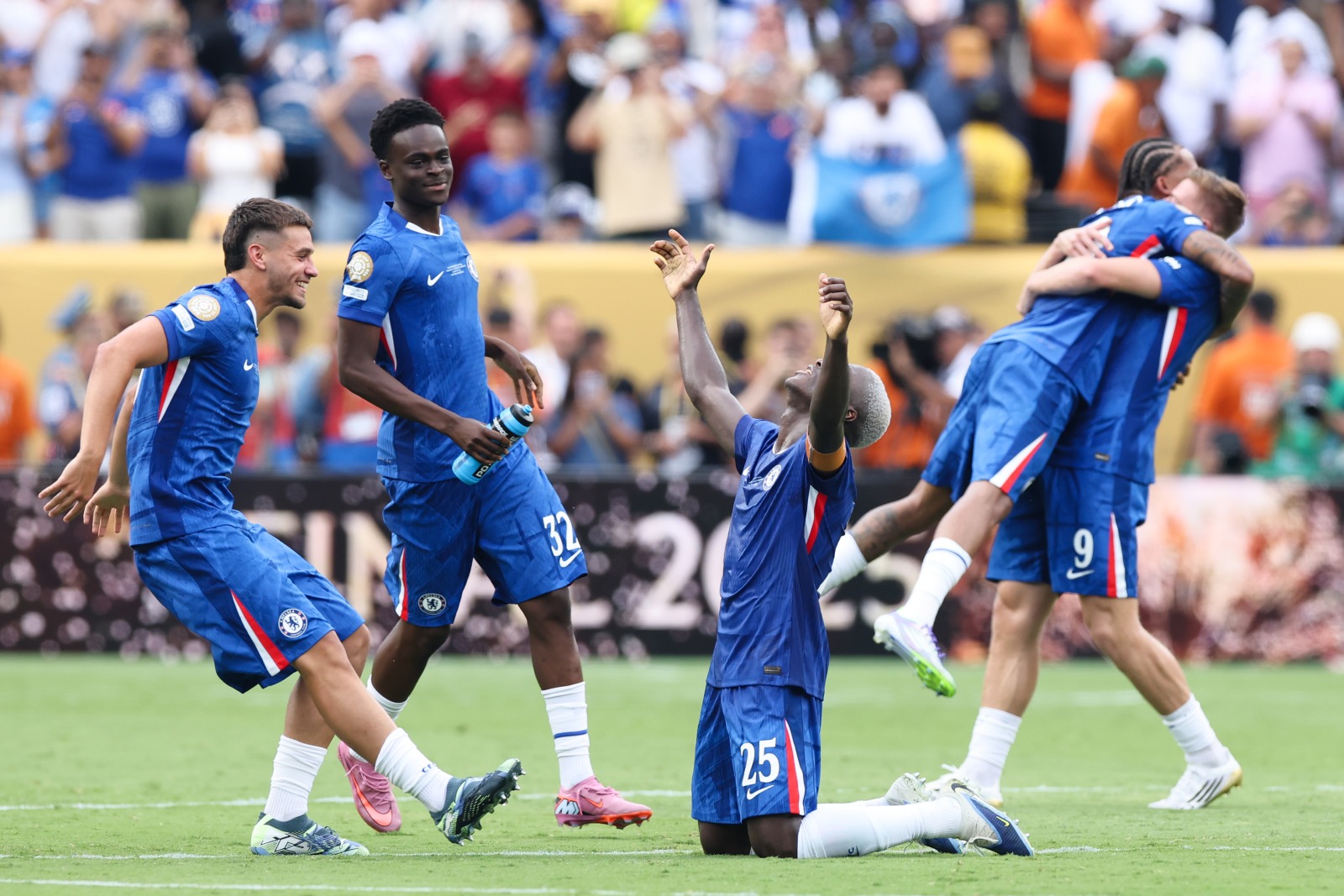 Chelsea players celebrate their FIFA Club World Cup triumph | sportzpoint.com