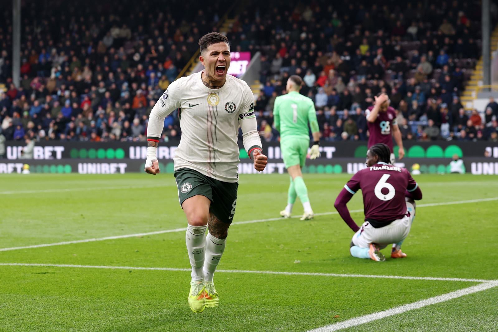 Get in there, Enzo! <span class=