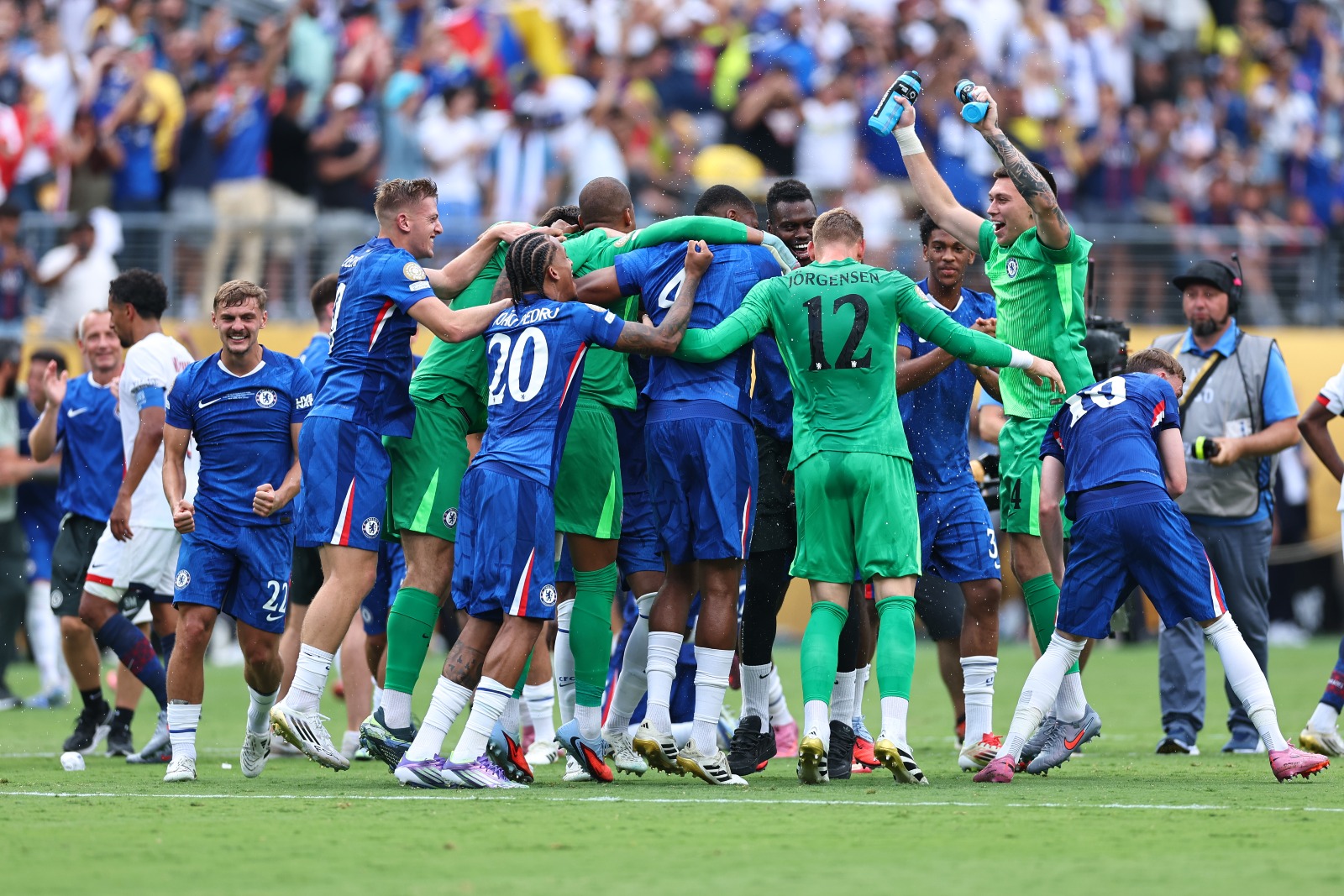 Chelsea players celebrate their FIFA Club World Cup triumph | sportzpoint.com