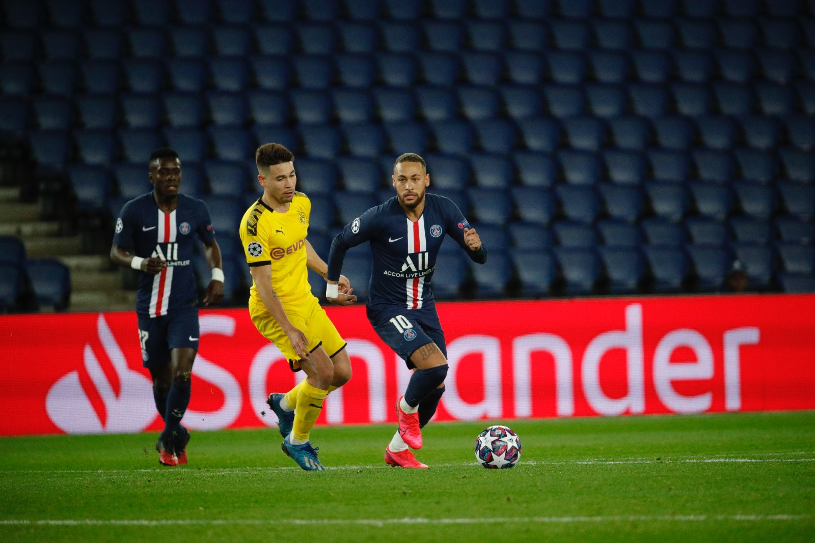 Paris Saint-Germain V Borussia Dortmund | Paris Saint-Germain